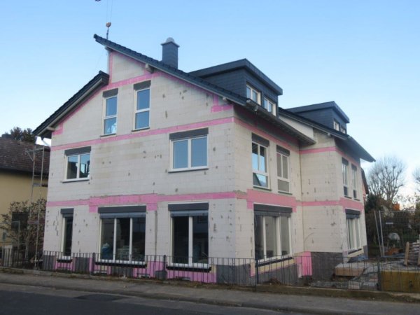 Großzügiges 6ZimmerHaus mit 196 m² für 2.550,00 Euro